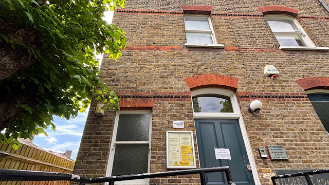 閑静な住宅地にひっそりとたたずむGP