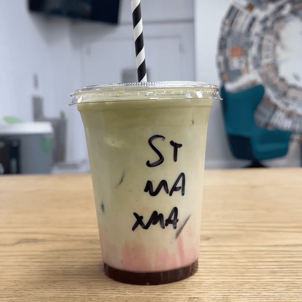 Students’ Unionが運営するカフェのストロベリー抹茶