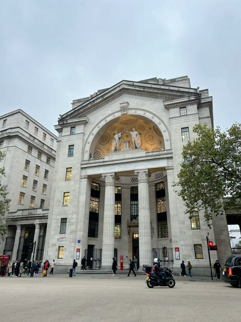 ファウンデーションコースの授業が行われた建物