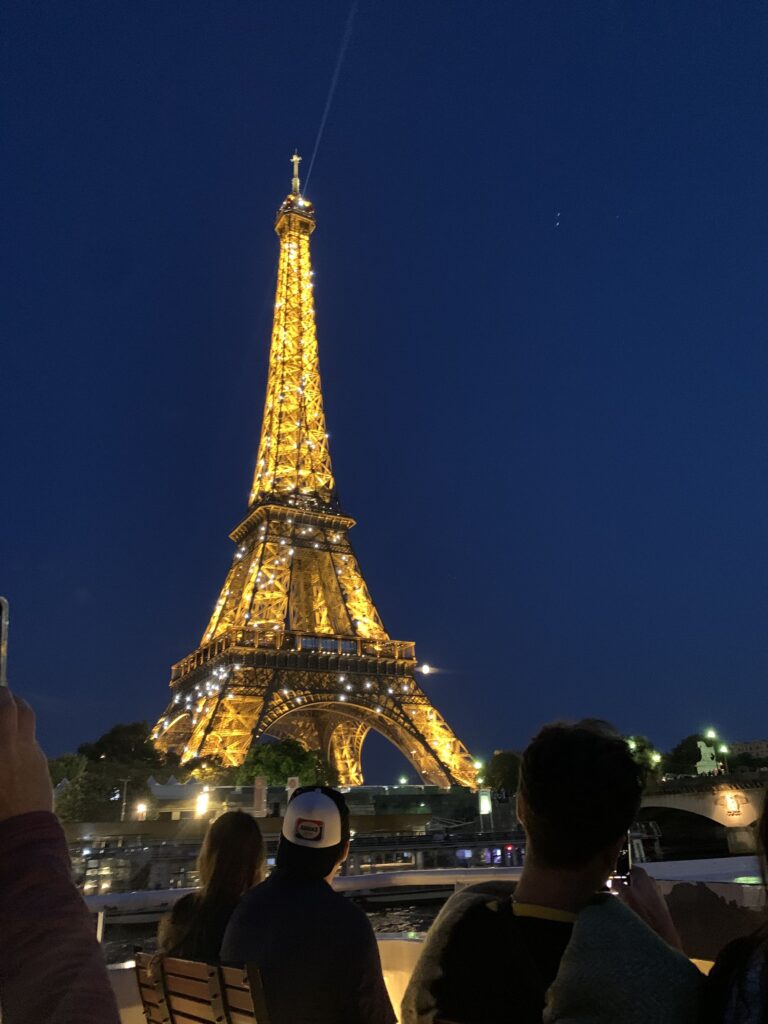 ナイトクルーズで見たエッフェル塔