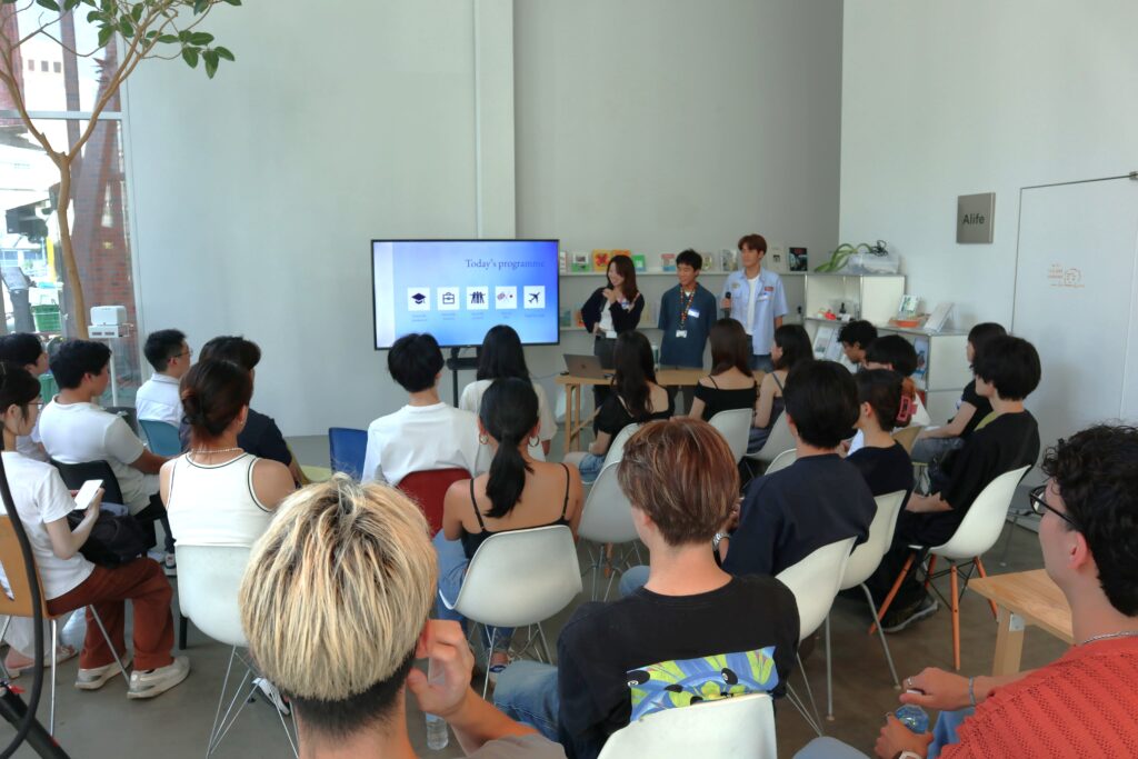 Japanese Societyのコミッティーによるプレゼンテーション