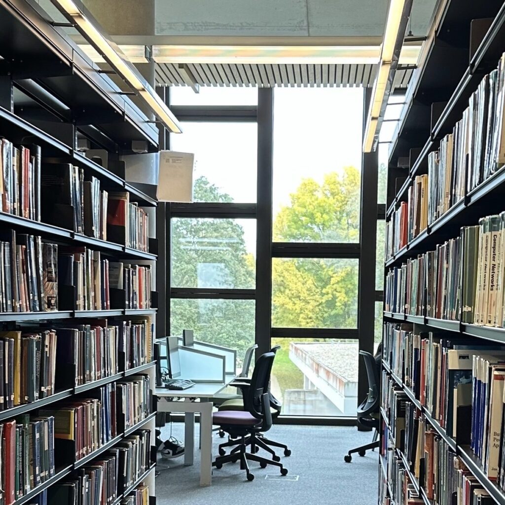 見学したイギリスの大学の図書館の様子